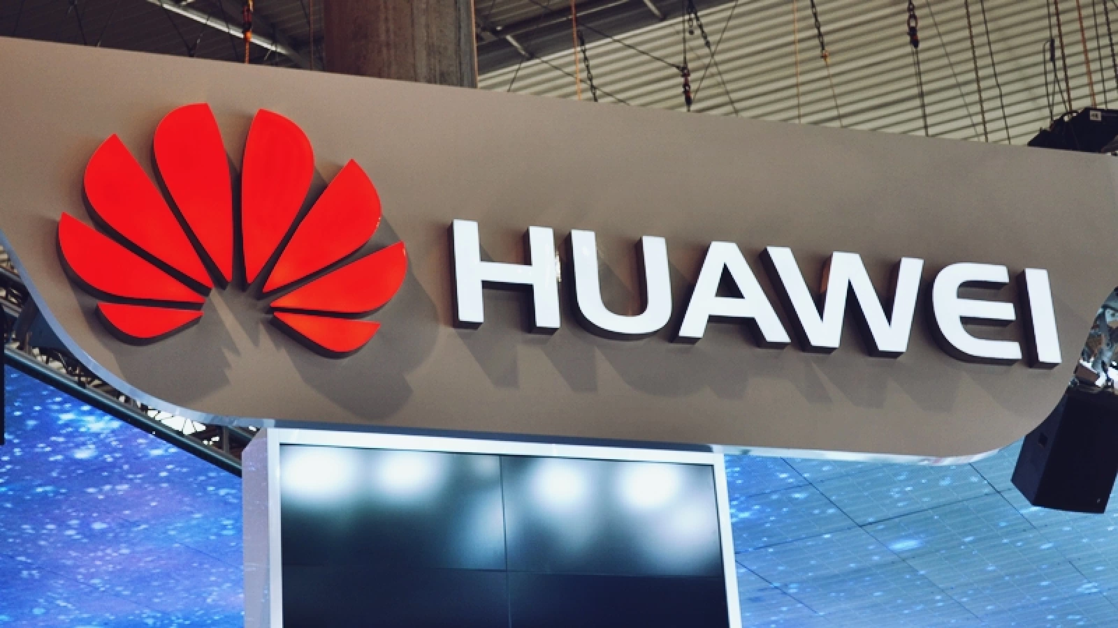 Huawei a livrat deja mai bine de 100 milioane de smartphone-uri la nivel global