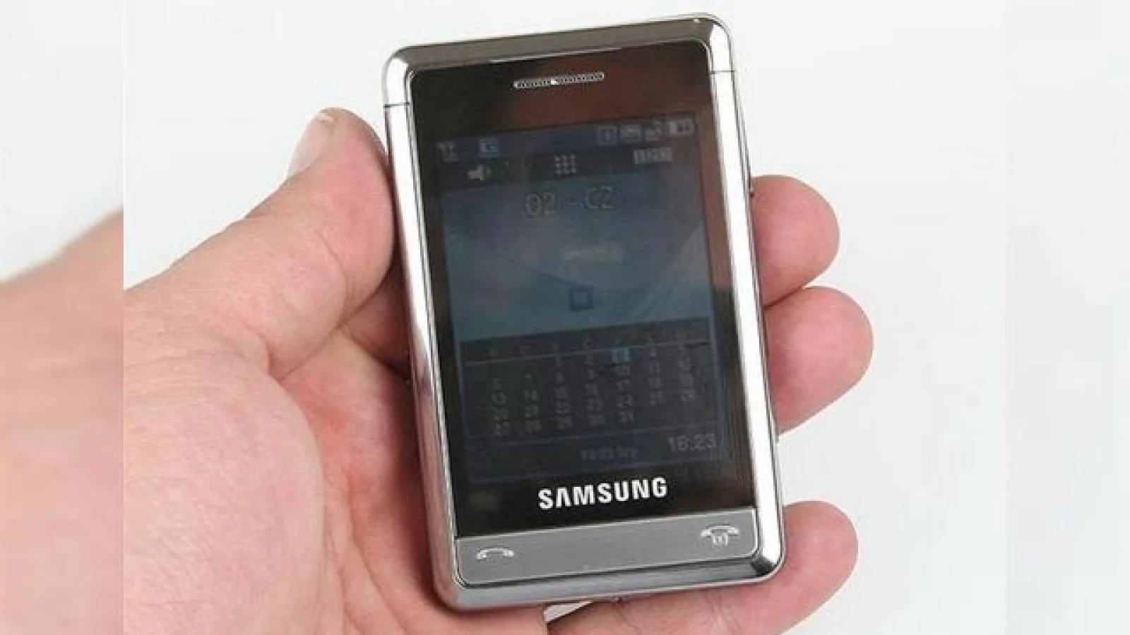Noi imagini cu terminalul Samsung SGH-P520