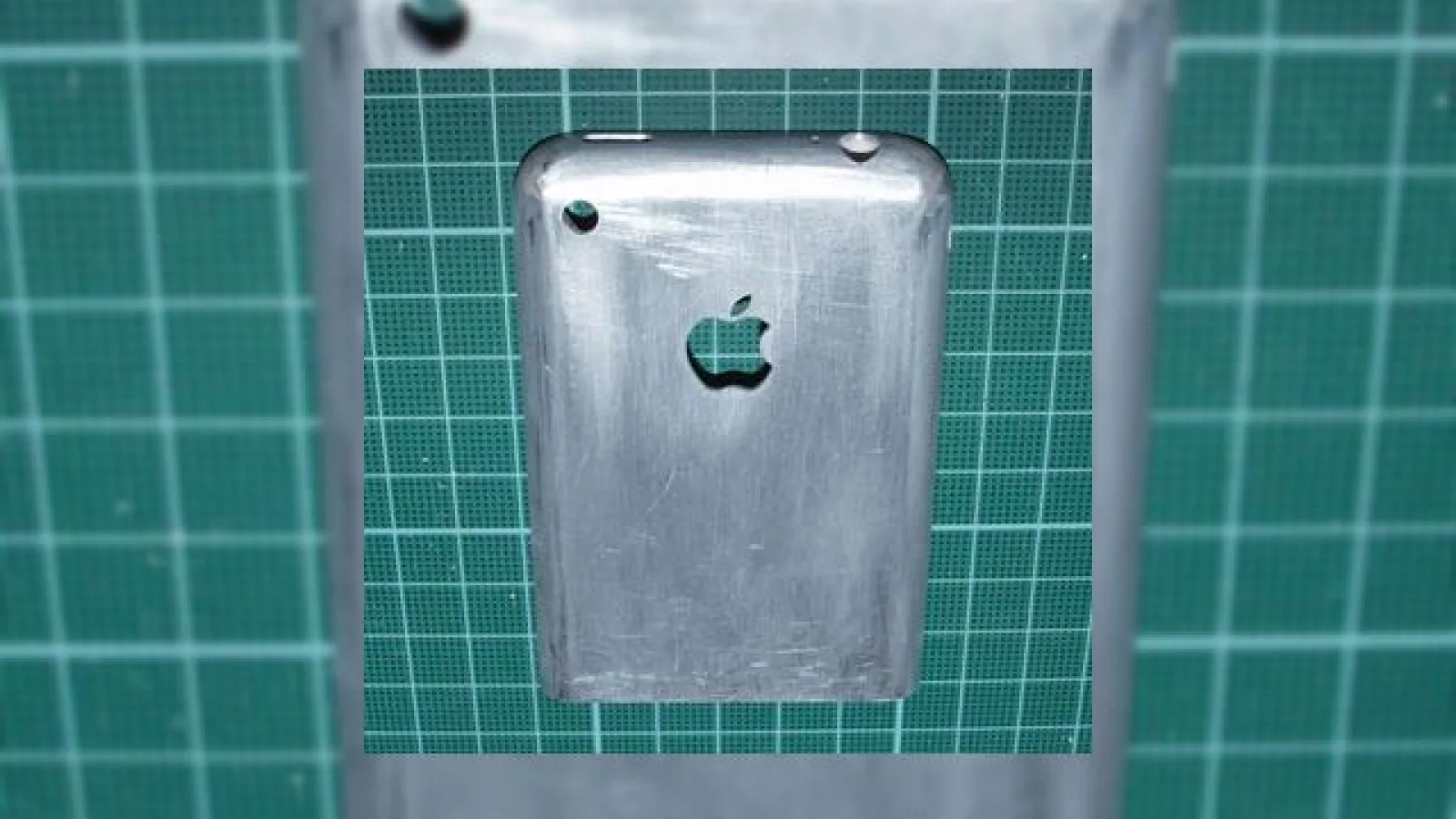 Vrei un iPhone? Fabrica-ti-l singur!