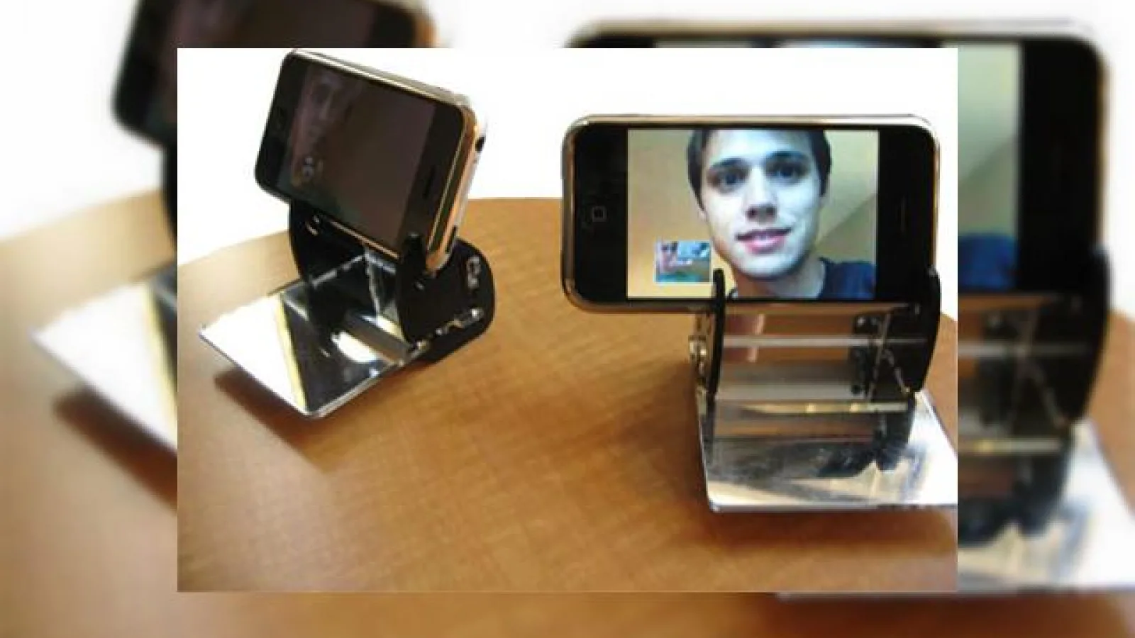 Video-conferinta pe baza de oglinzi pentru iPhone