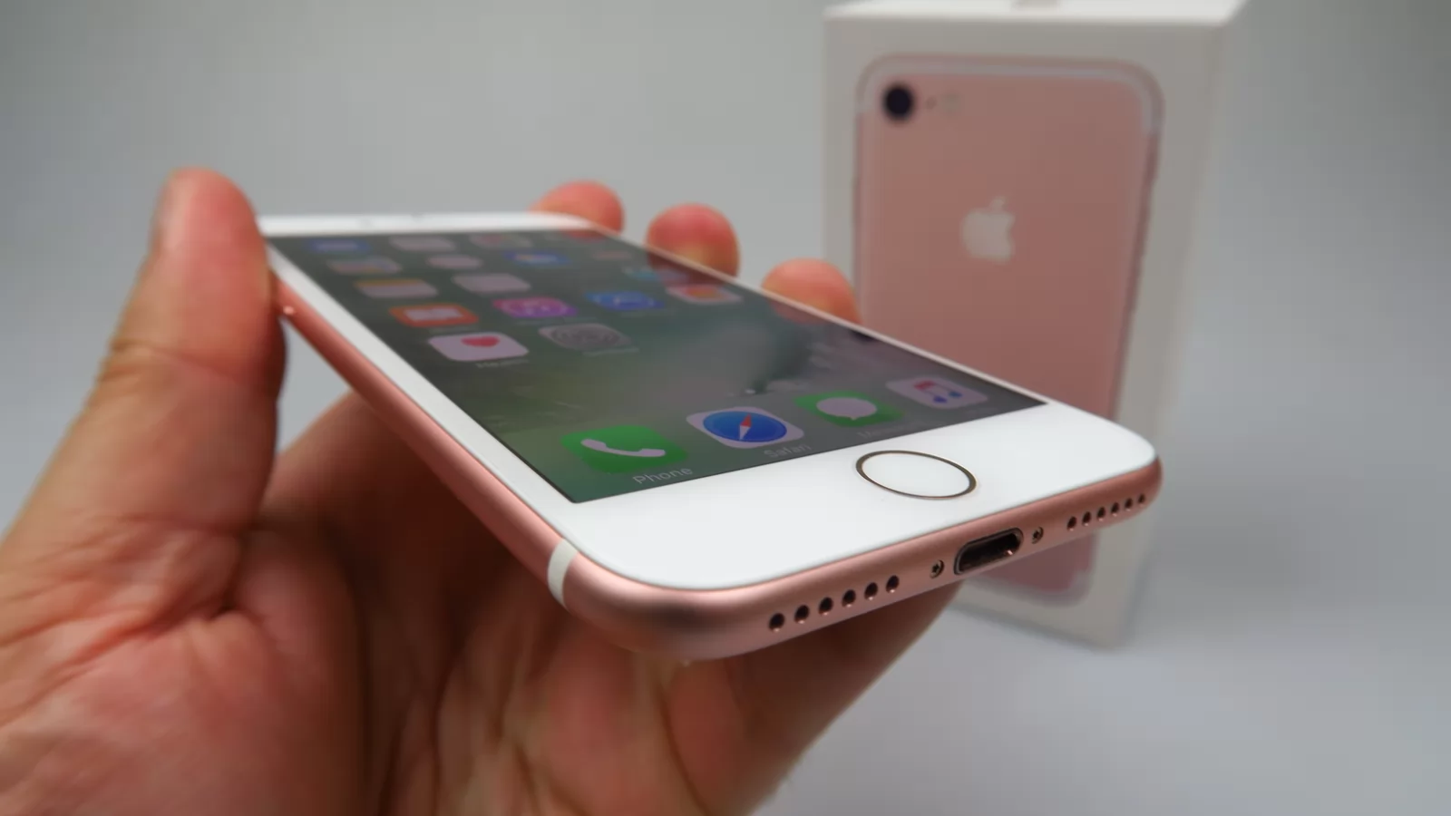 iPhone 7: Baterie perfectă, încărcare blocată în trecut