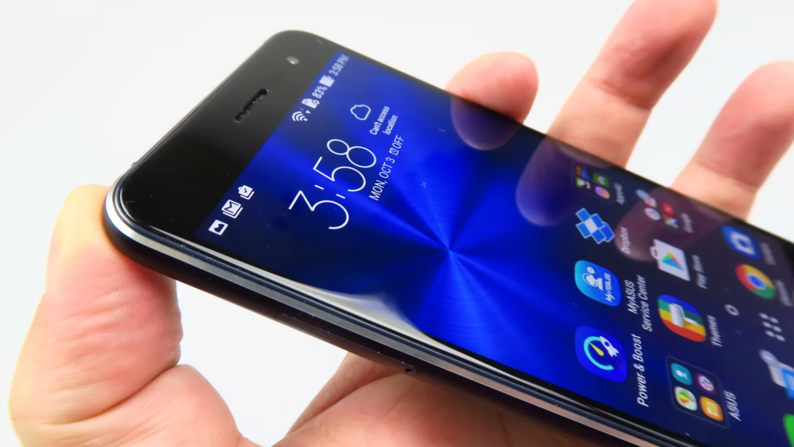 ASUS ZenFone 3: Hardware excelent la un preţ excelent