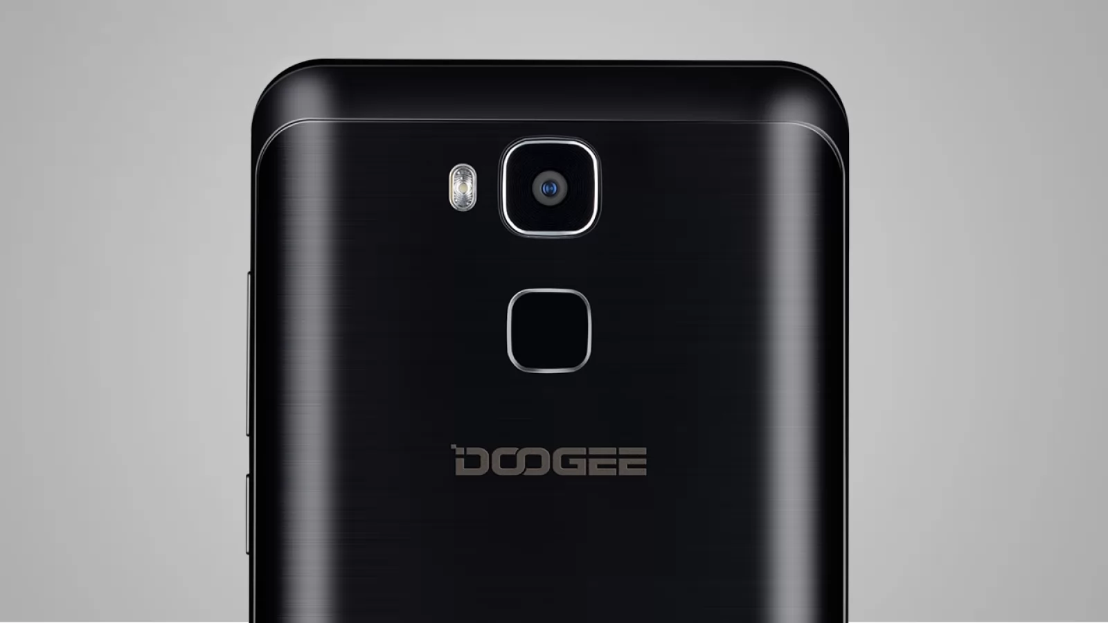 Doogee Y6 este un phablet metalic cu display de 5.5 inch ce costă doar 99.99 dolari; vine cu 2 GB RAM și procesor octa-core