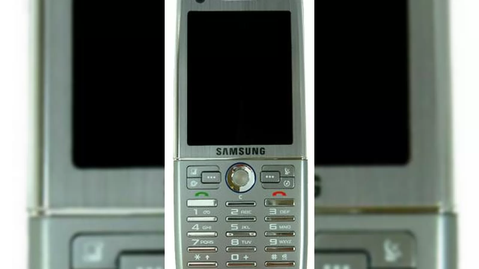 Samsung i560, telefonul cu GPS ideal pentru Craciun
