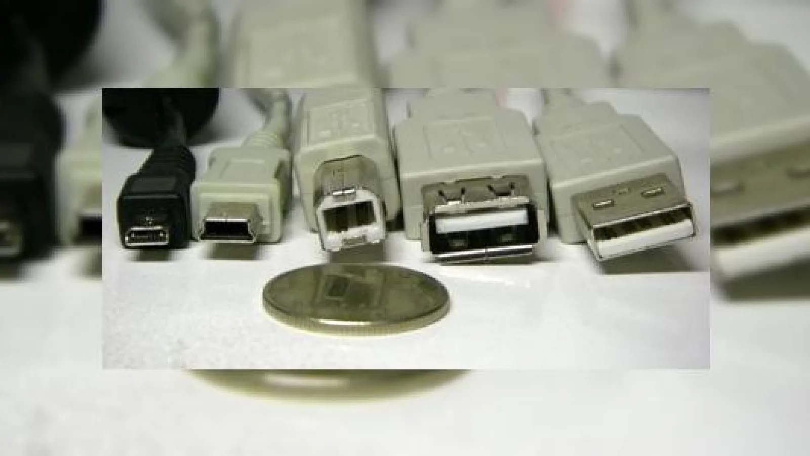 Producatorii de telefoane mobile standardizeaza incarcarea prin Micro-USB
