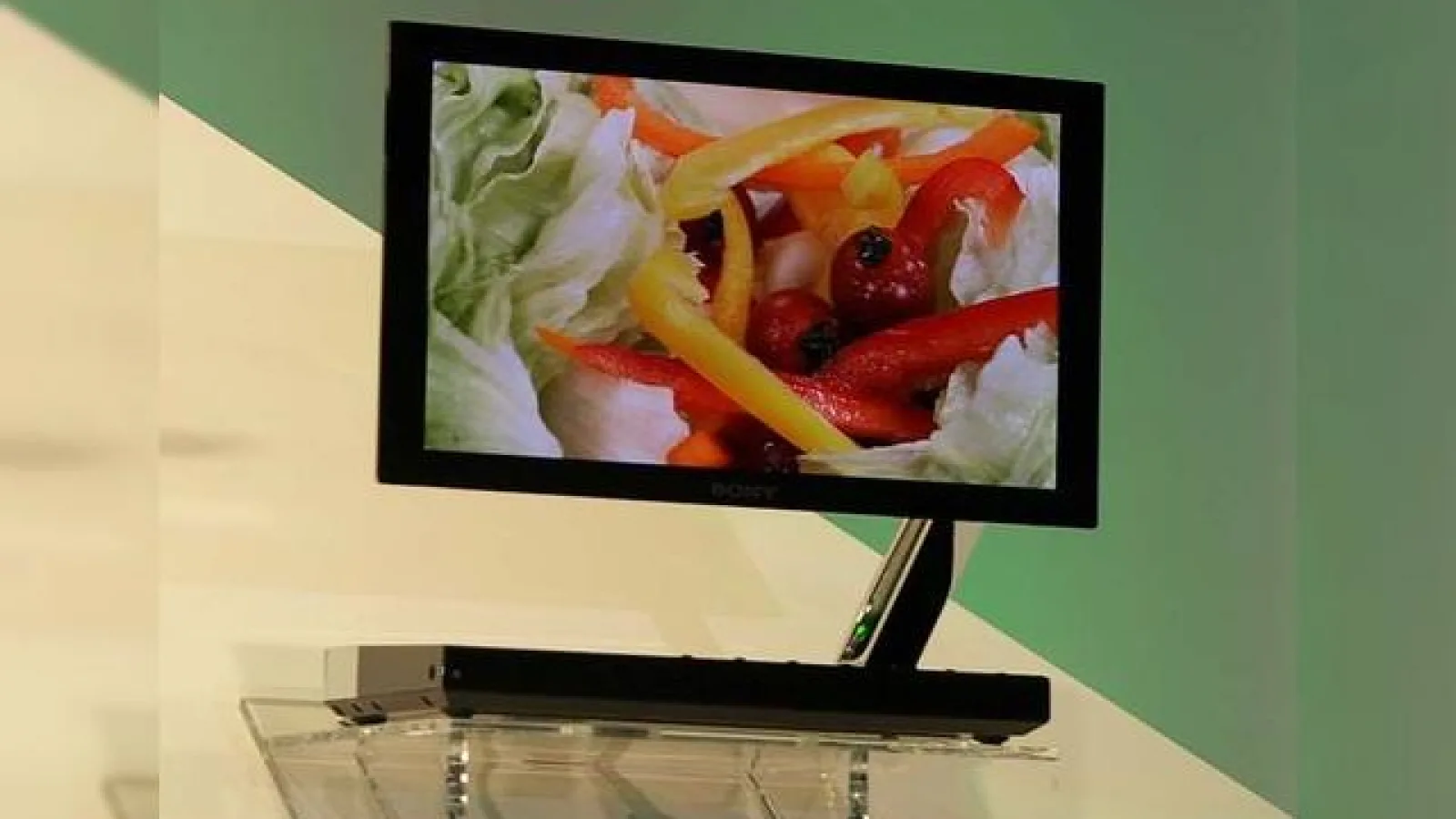 Sony va lansa primul televizor OLED ultra-subtire