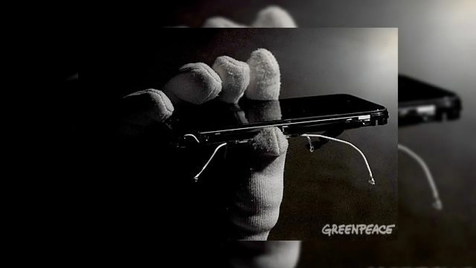 Greenpeace versus iPhone, terminalul Apple, un pericol public...