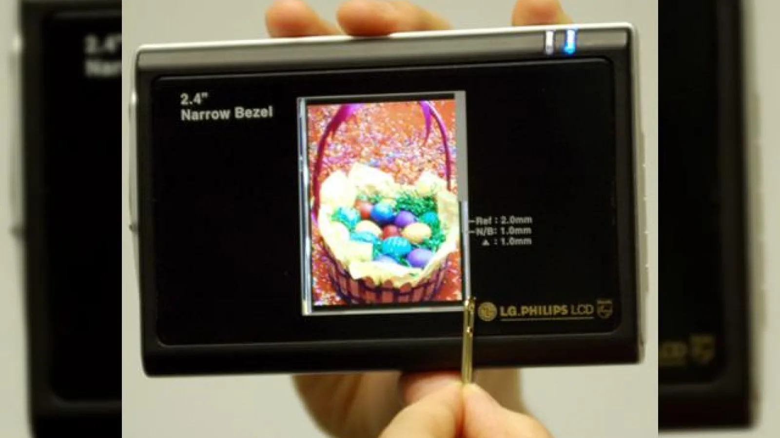 LG Philips dezvolta un LCD ultra-subtire a-Si de 2.4 inch