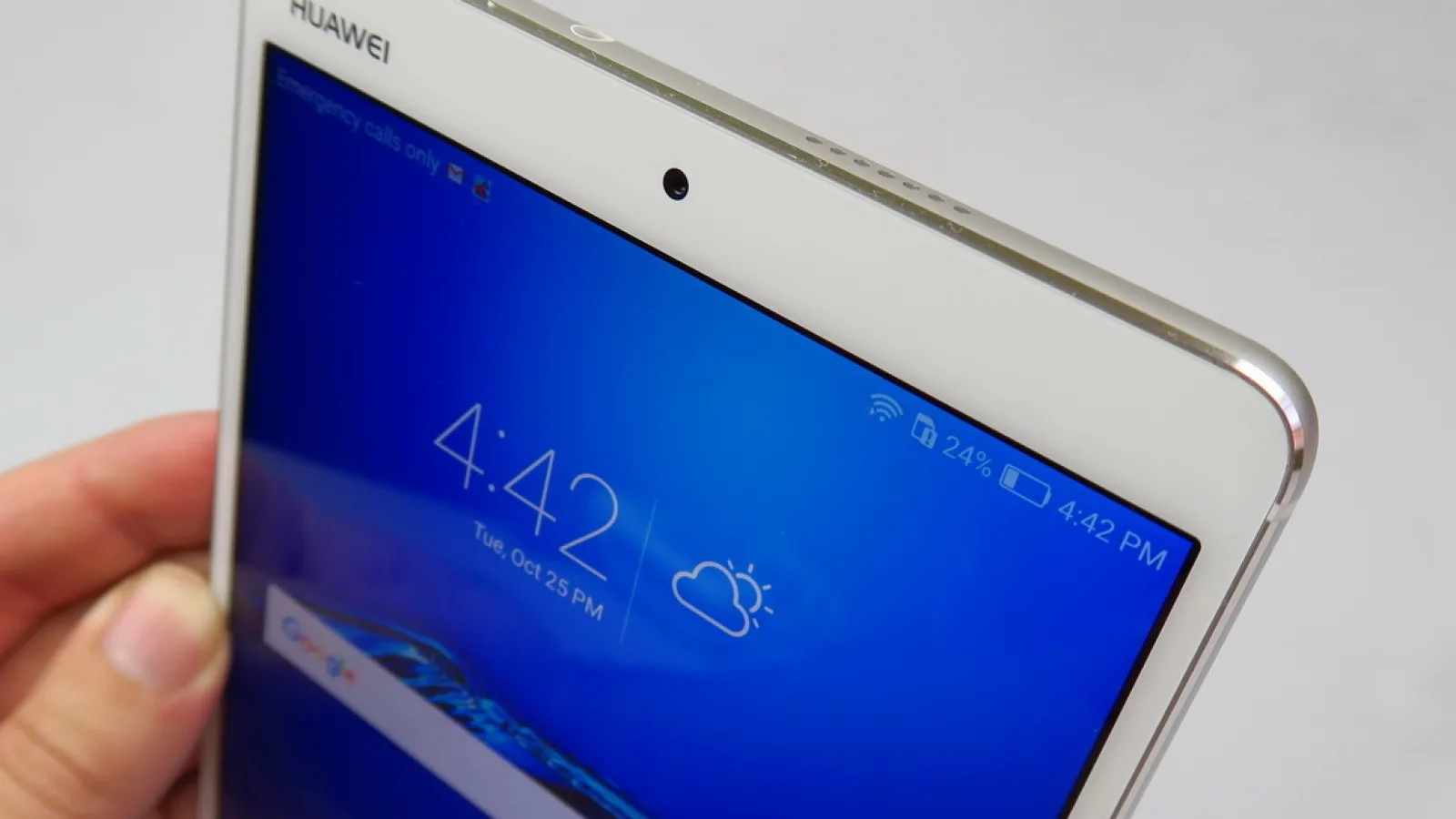 Huawei MediaPad M3: Conectivitate cu viteze mari, în mod surprinzător fără USB Type-C