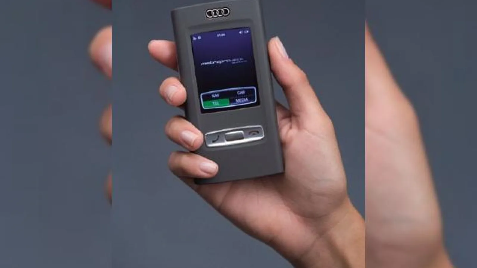 Audi prezinta un telefon concept care controleaza automobilele
