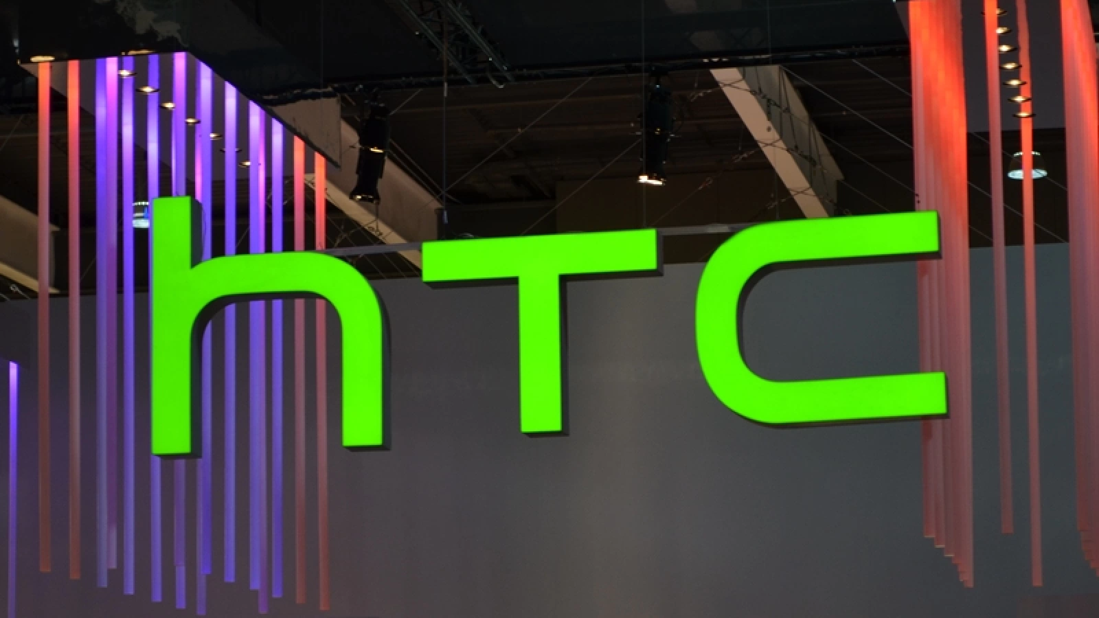 HTC ar lua în calcul retragerea de pe piața smartphone și vânzarea diviziei (Zvon)