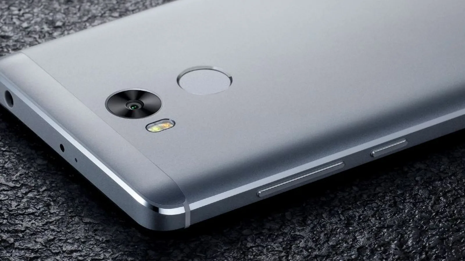 Xiaomi Redmi 4 disponibil la QuickMobile; telefon arătos cu dotări mid-range și baterie de 4100 mAh