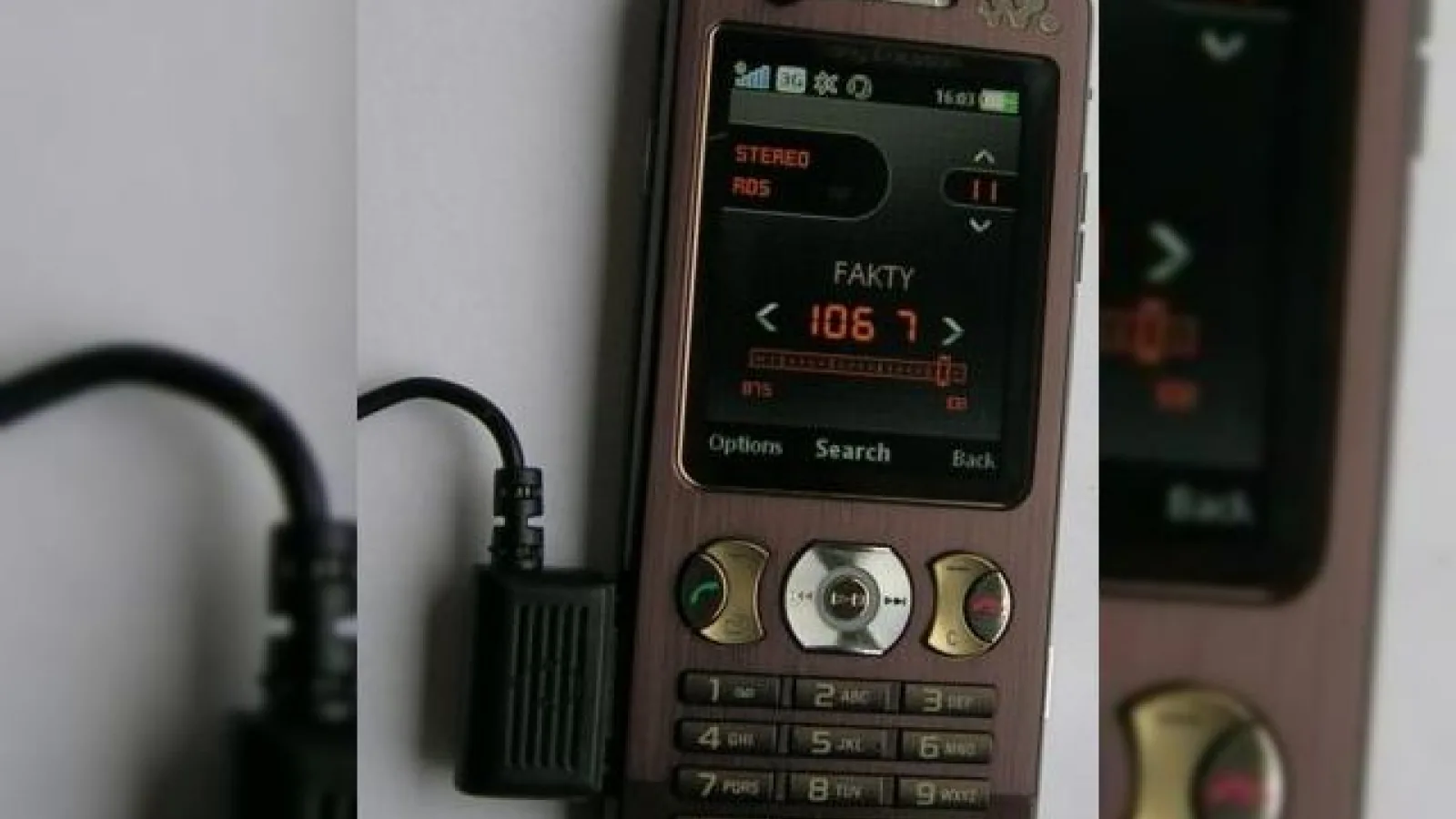 Sony Ericsson W890i, scapat pe internet si apoi vandut ilegal