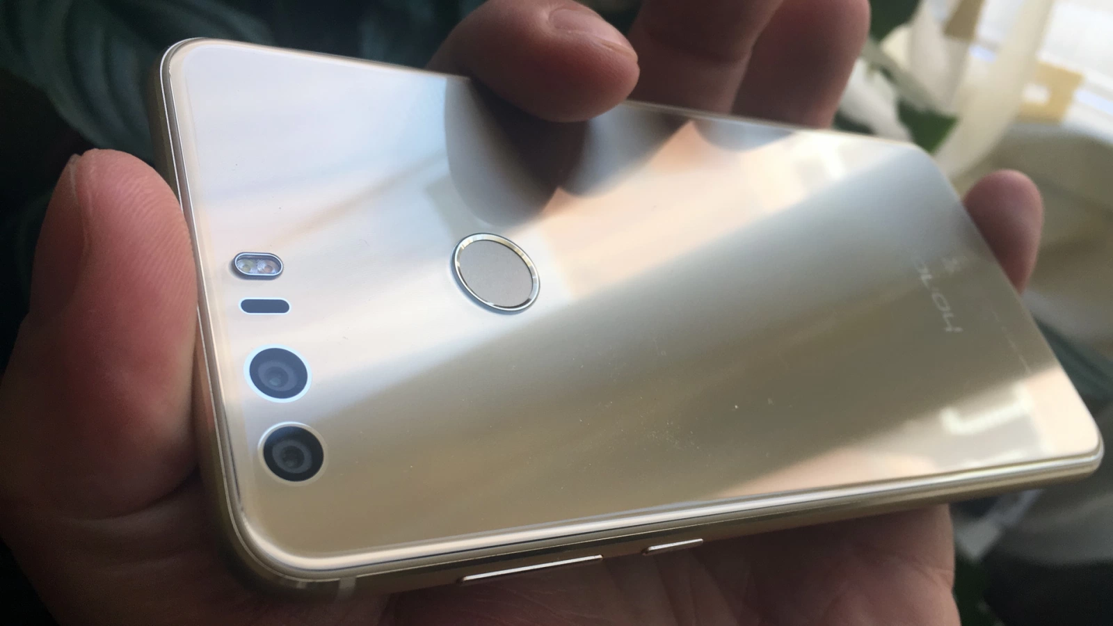 Mobicast 144: Podcast/Videocast Mobilissimo.ro despre lansarea lui Huawei Honor 8 în România, Black Friday în China, producţie iPhone în SUA şi Doctor Strange