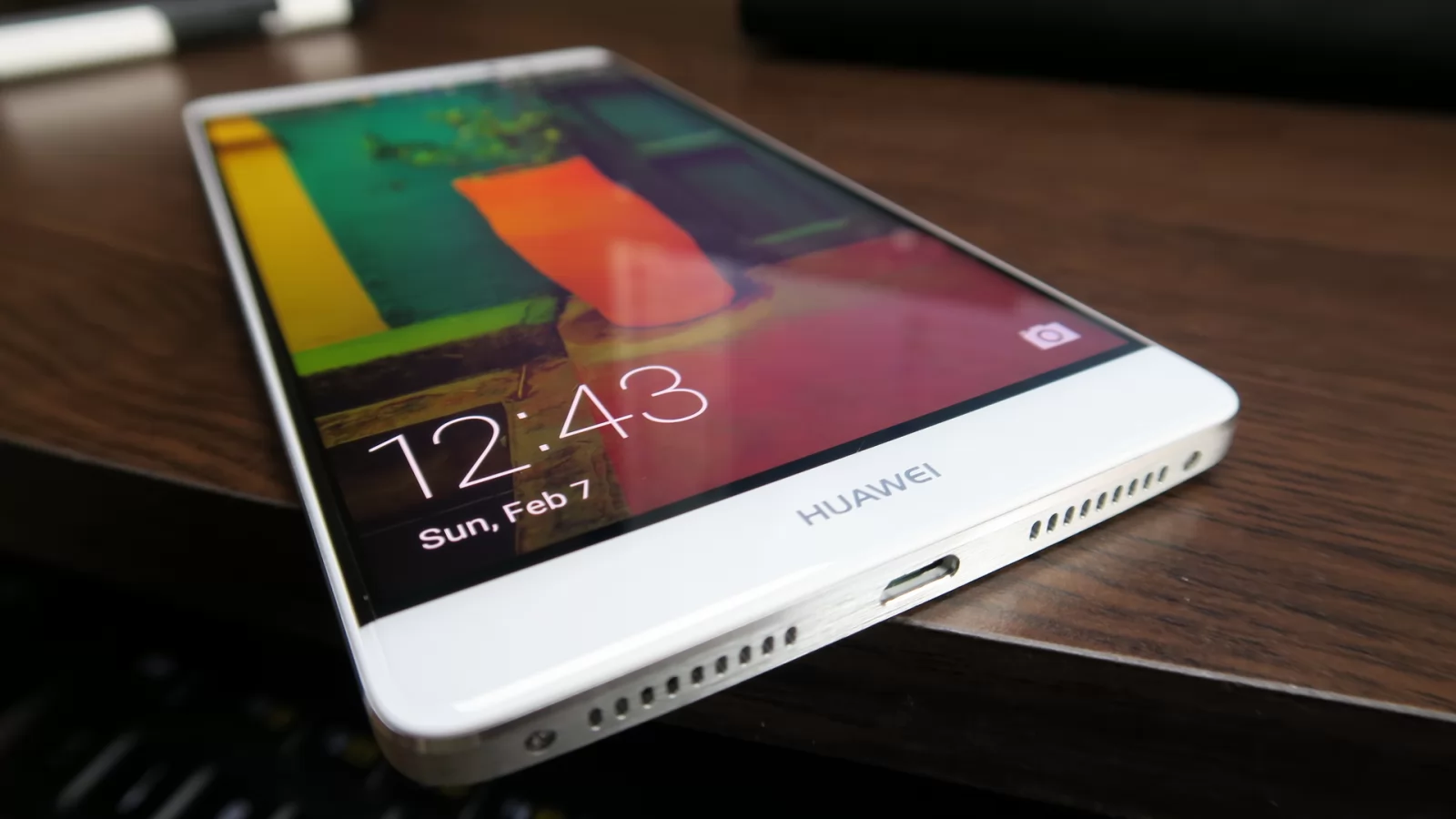 Turul Magazinelor #78: Huawei Mate 8 la reducere, modele ZenFone 3 la preţ bun şi accesoriu roz special pentru iPad Pro
