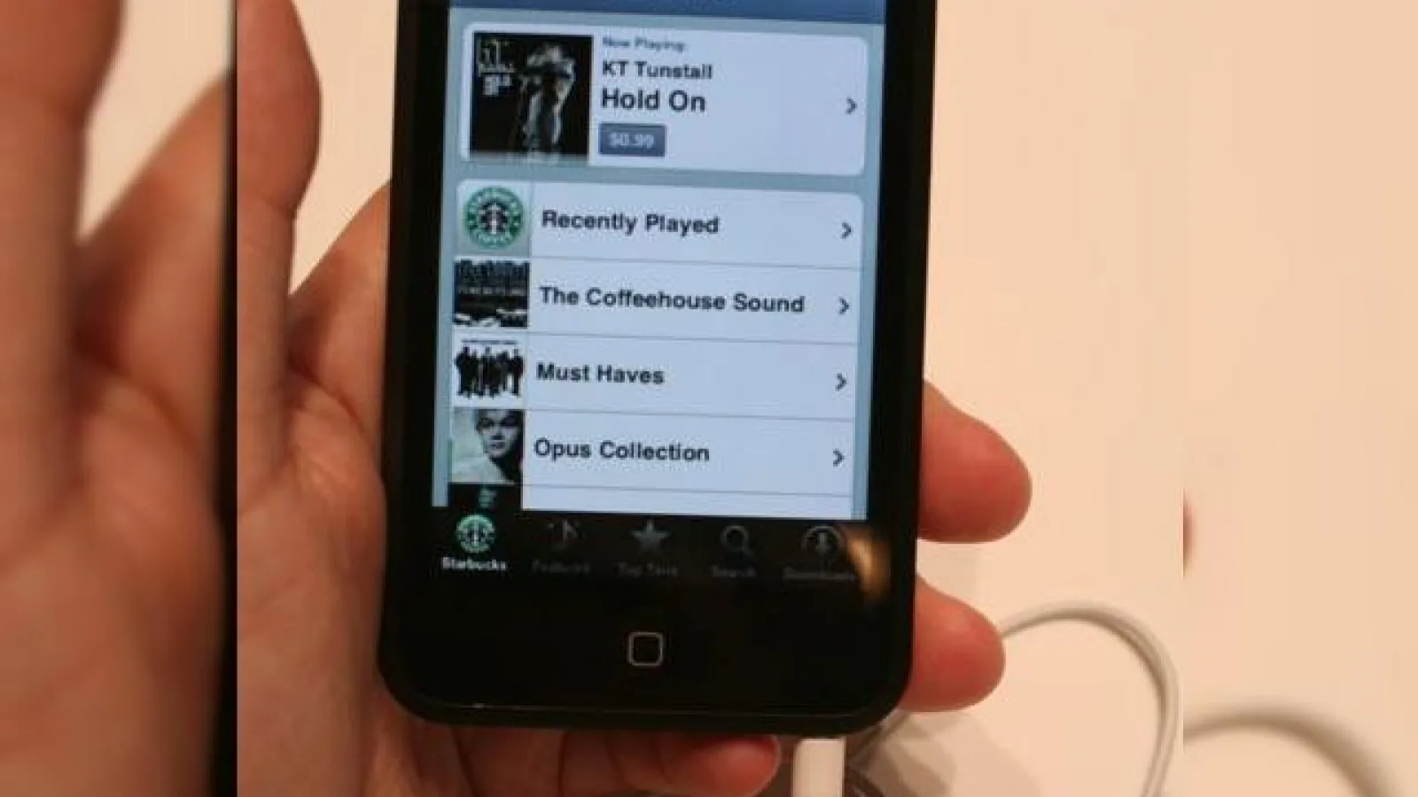 iPod Touch in Romania prin AROBS, primul distribuitor iPhone local