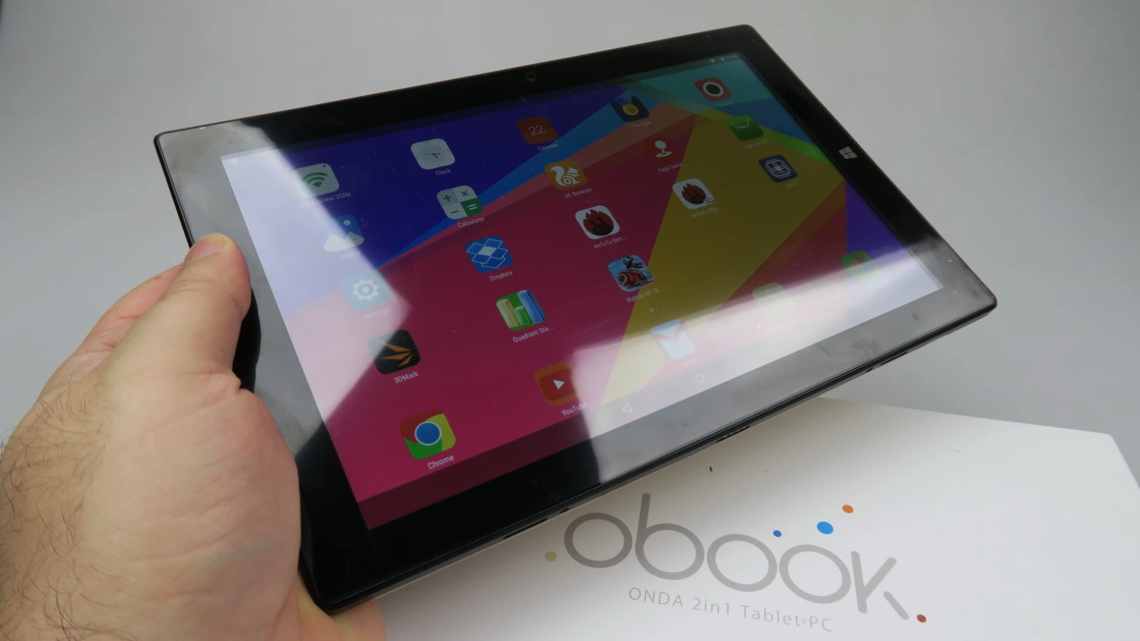 Onda OBook 20 Plus Unboxing + tastatură Onda: scoatem din cutie o tabletă dual boot de 10.1 inch, cu Windows 10 şi Remix OS 2.0 la bord (Video)