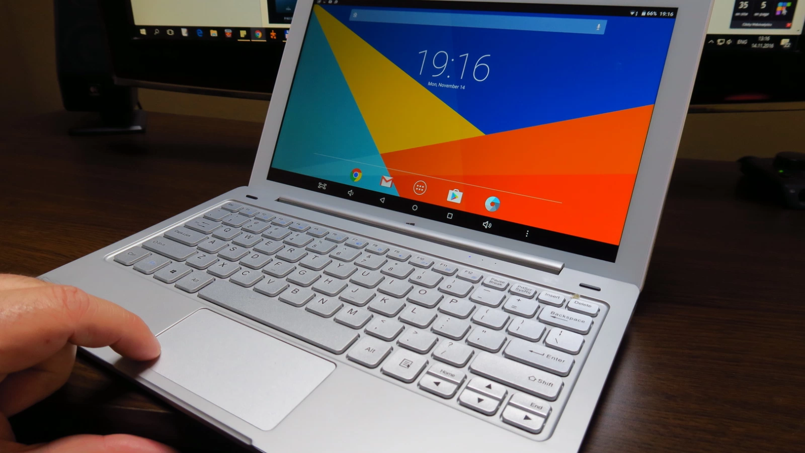 Teclast TBook 16 Pro: OS, UI, aplicaţii dual boot, cu Android 5.1/Windows 10, opţiuni clasice