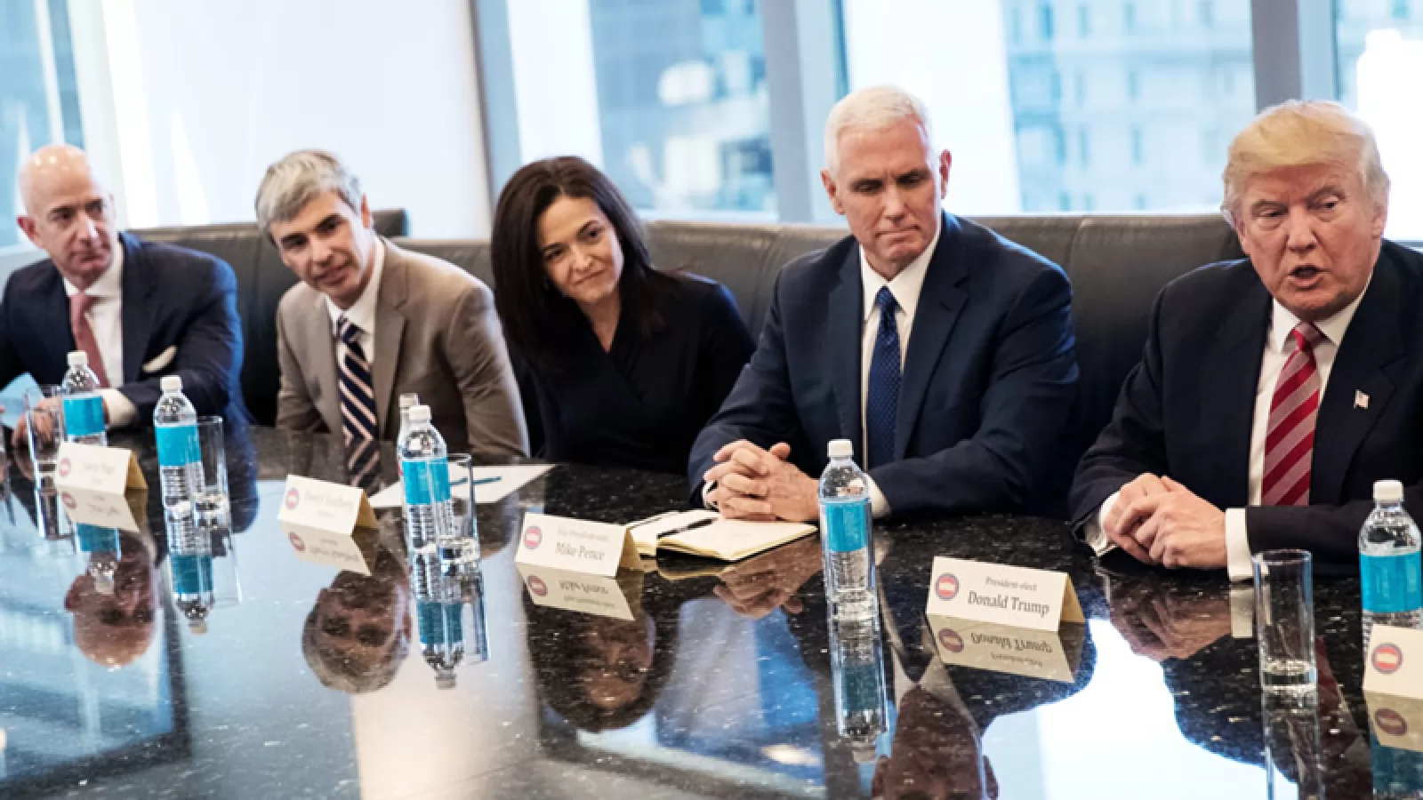 Donald Trump s-a întâlnit cu mai marii din tech: şefii Amazon, Google, Tesla și Apple; Twitter a fost respins şi Elon Musk face acum parte din echipa Trump