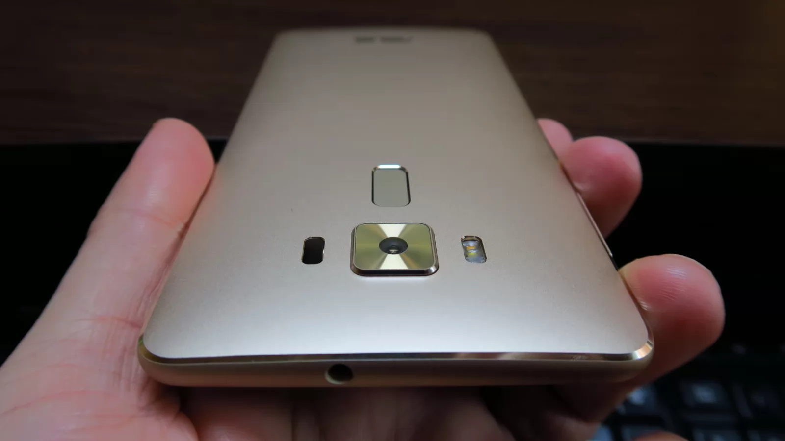 ASUS ZenFone 3 Deluxe Review