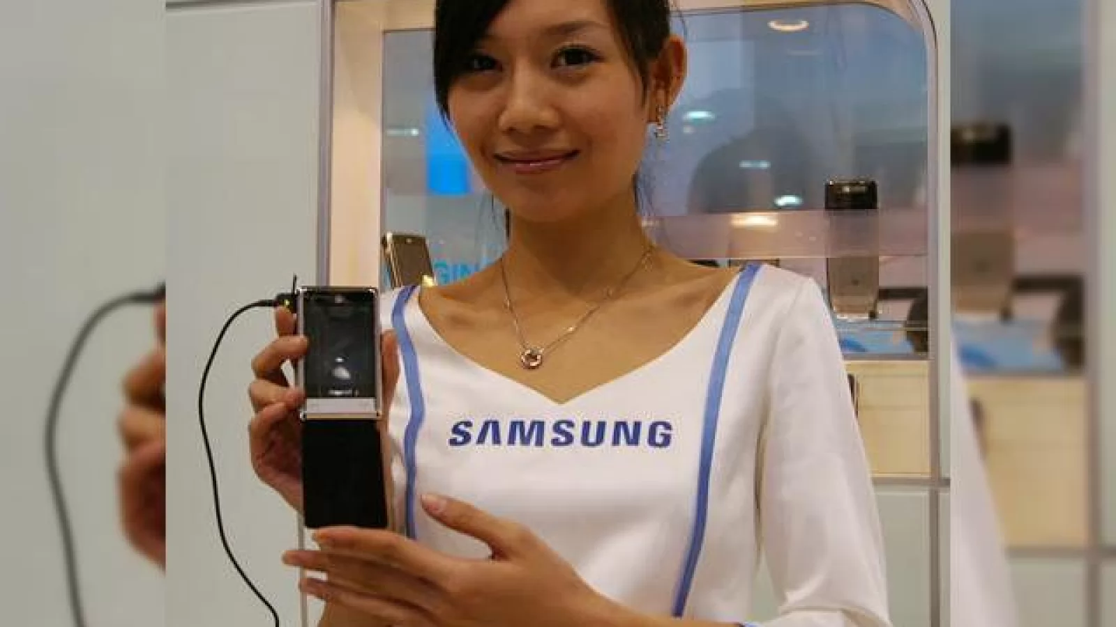 Telefonul Samsung W629, un terminal dual stand-by