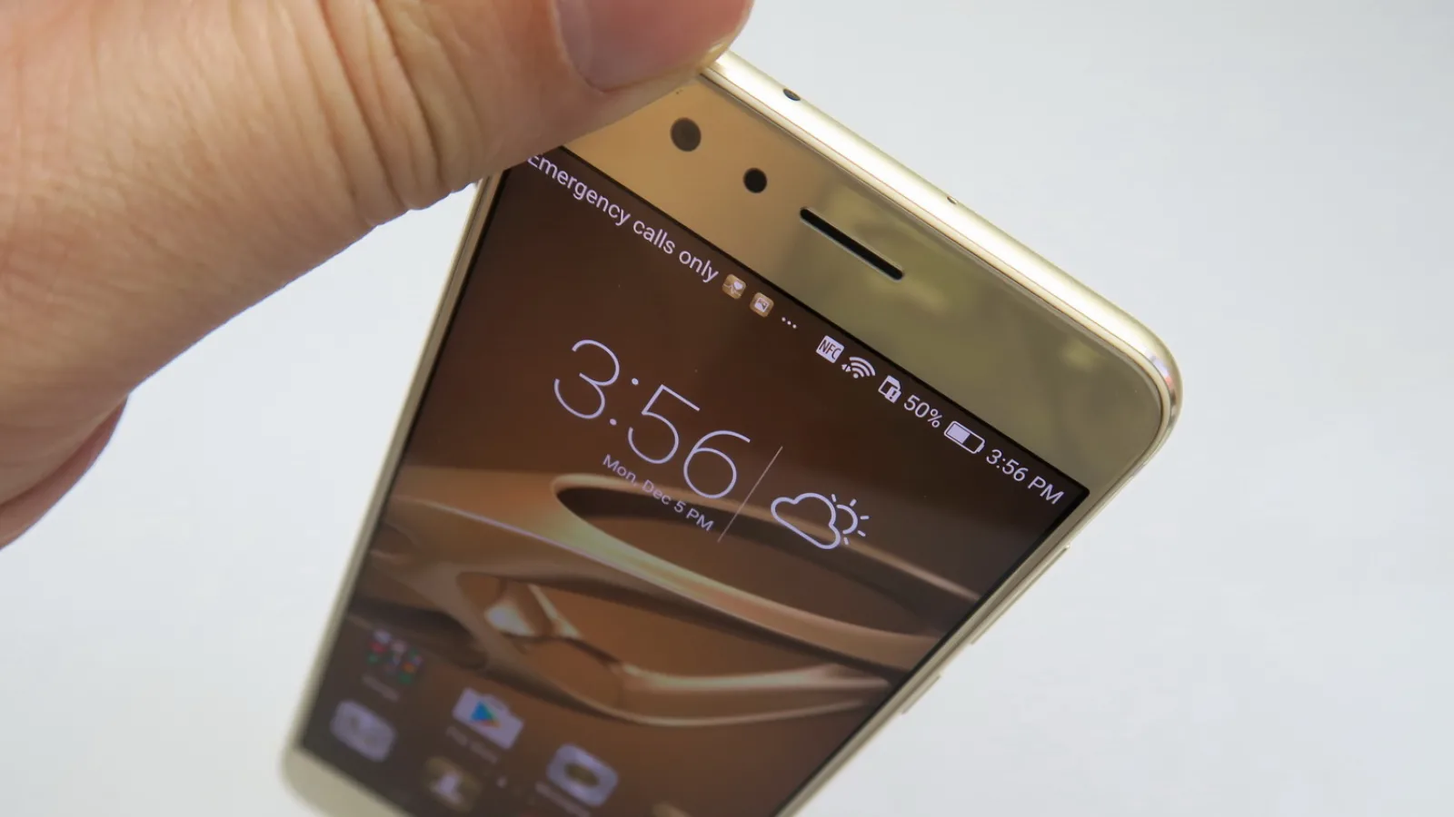 Huawei Honor 8: Conectivitate USB Type-C, LTE bunicel şi infraroşu binevenit