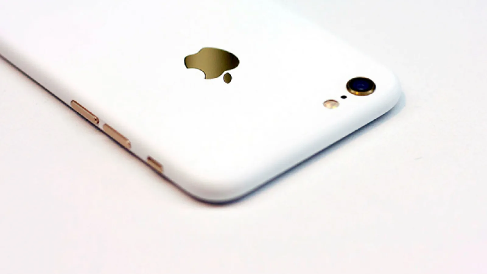 Machete ale telefoanelor iPhone 7 și iPhone 7 Plus în varianta Jet White apar într-un clip video