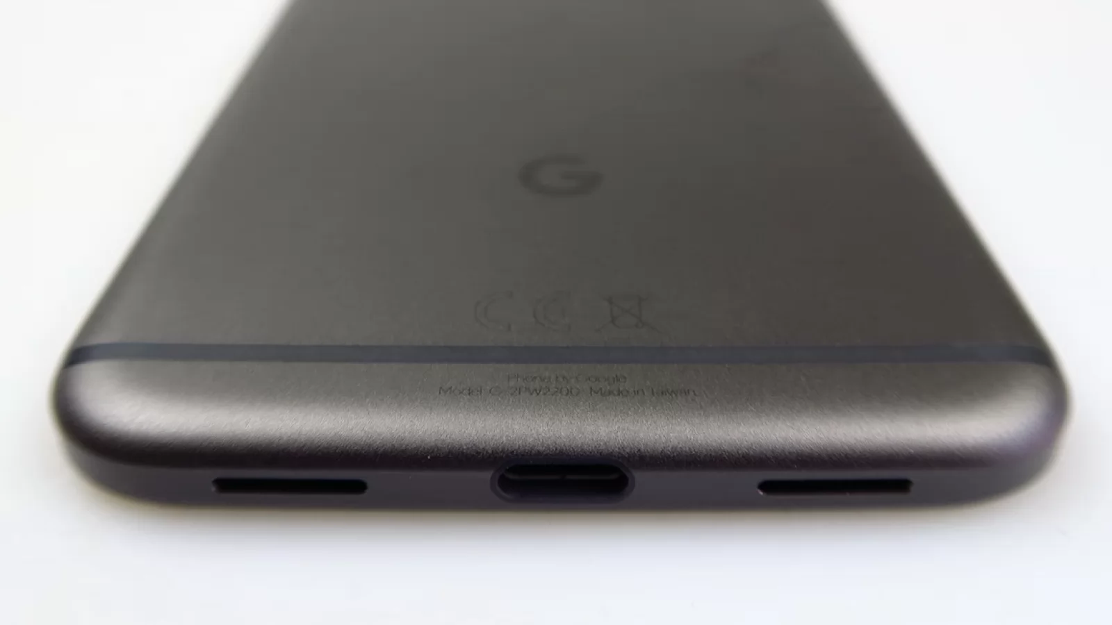 Google Pixel XL: Multimedia de top 5, chiar şi cu difuzorul uşor de acoperit