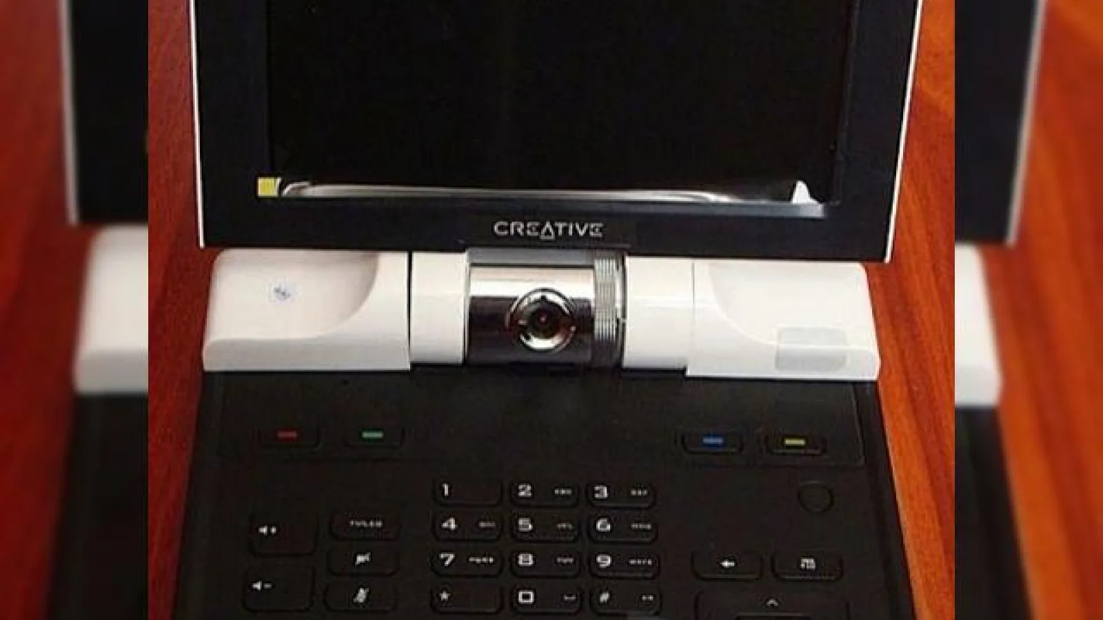 Detalii despre Video-phone-ul Wi-Fi Creative