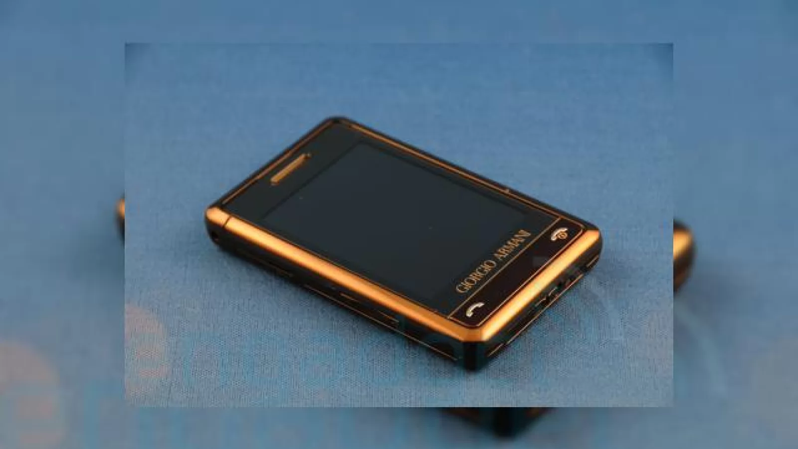 Totul despre experienta hands on cu Samsung P520 Armani
