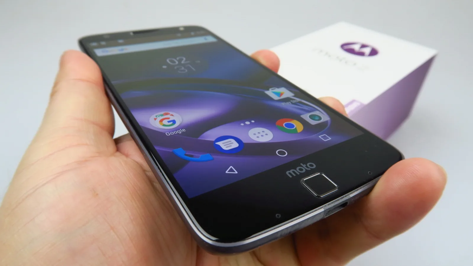 Motorola Moto Z Unboxing: modularitatea reală e aici, la un cost pe măsură (Video)