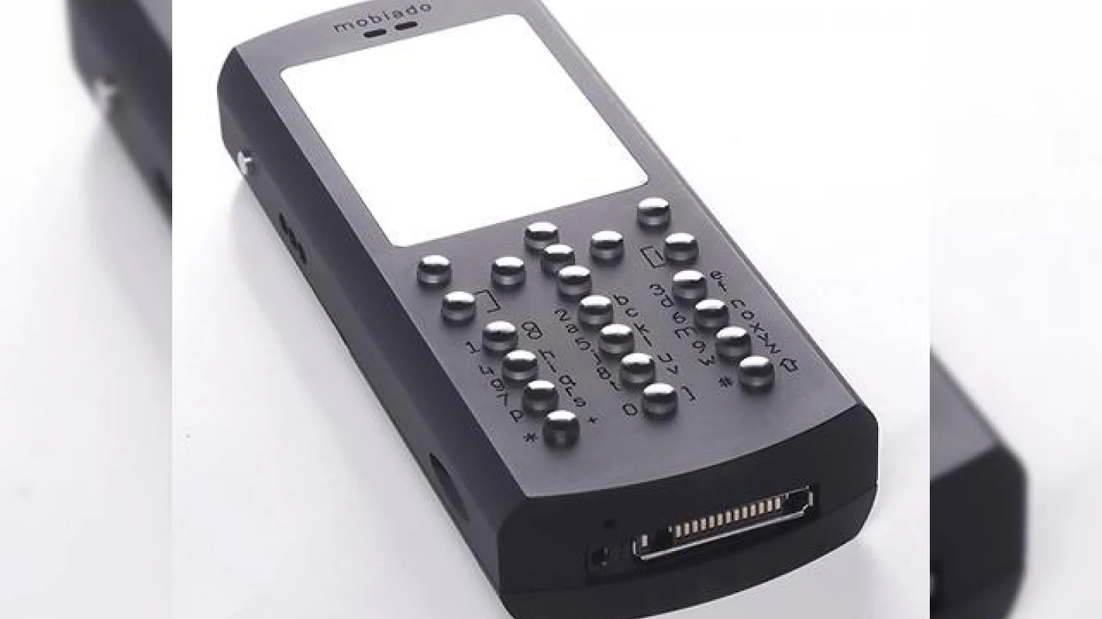 Mobiado anunta Stealth, telefonul pentru persoane instarite