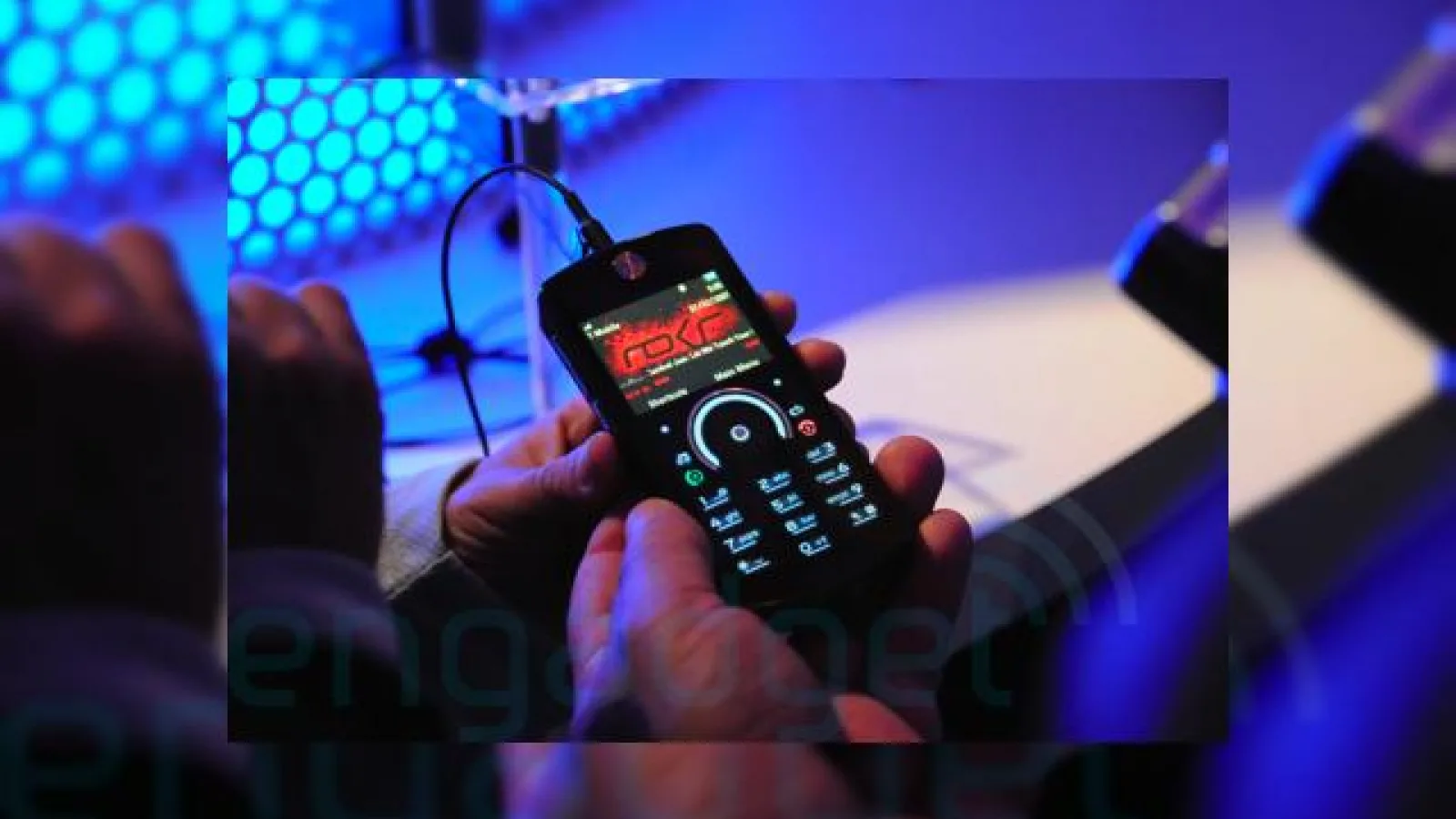 Experienta hands-on cu telefonul Motorola ROKR E8