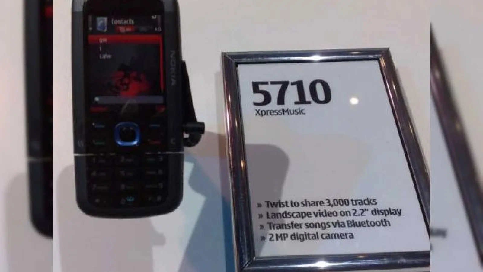Telefonul Nokia 5710 exista! Imagine drept dovada...