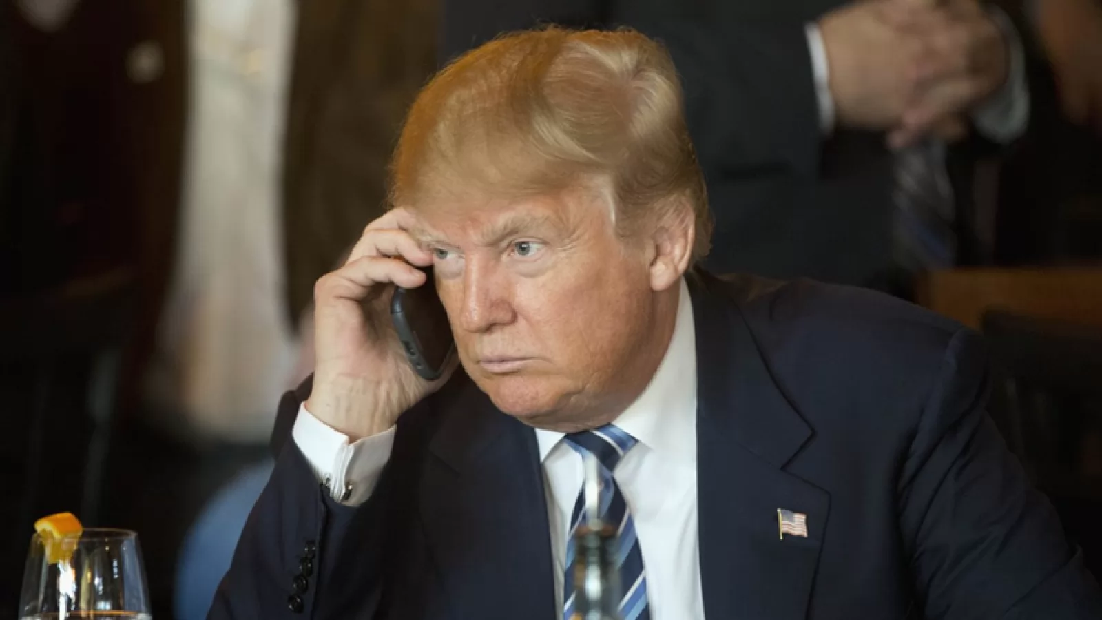 Rebel până la capăt: Donald Trump continuă să folosească un smartphone Android fără extra securitate