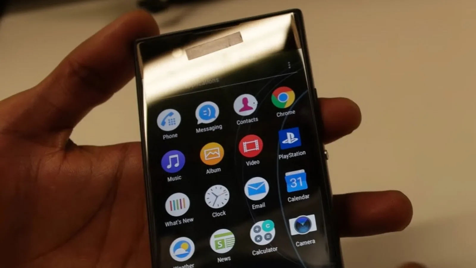 Sony Xperia XA (2017) apare într-un nou clip hands-on; Prototipul are camera de 23 MP şi muchii înguste