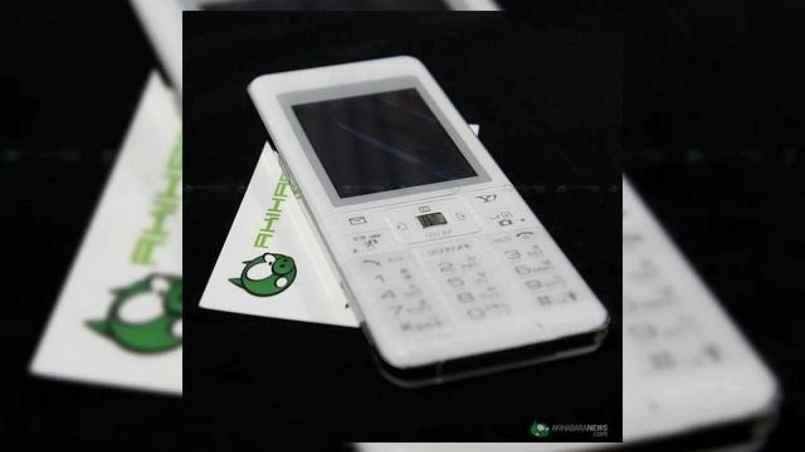3 noi telefoane de la Panasonic