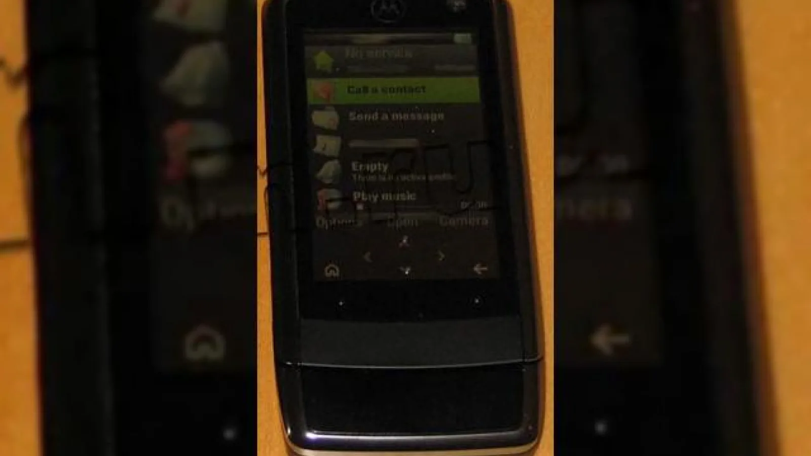 Telefon Motorola cu camera de 8 megapixeli: Z12 Skarven