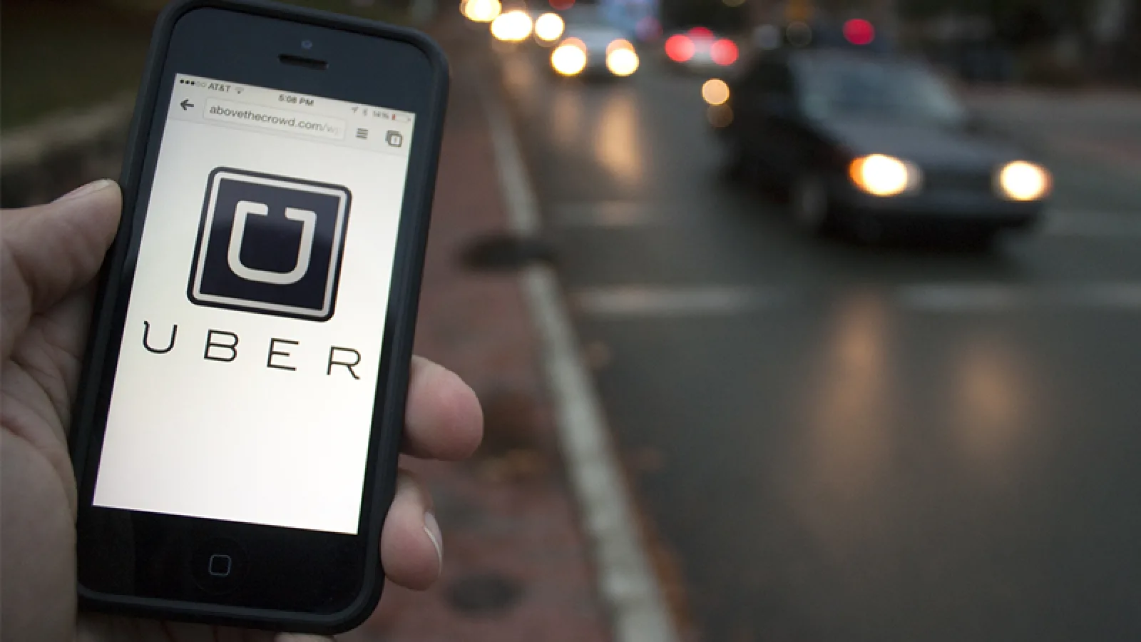 De astăzi utilizatorii români pot comanda un Uber direct din Google Maps