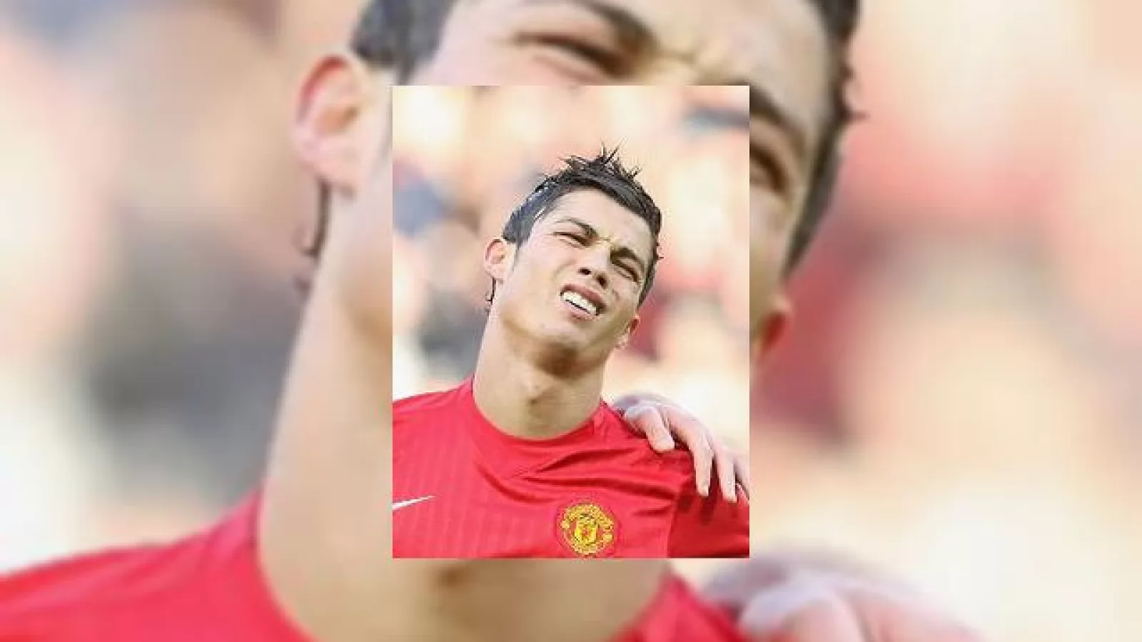 Cristiano Ronaldo da SMS-uri de 11.000 de euro!