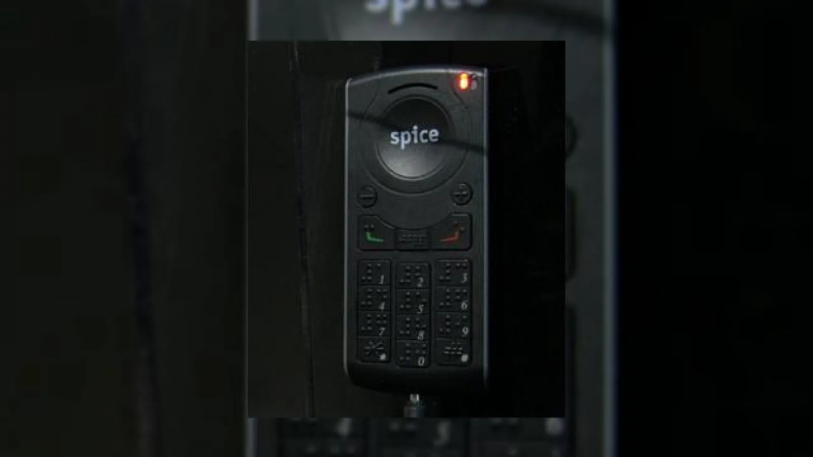 Telefonul mobil pentru orbi cu tastatura Braille prezentat la Mobile World Congress