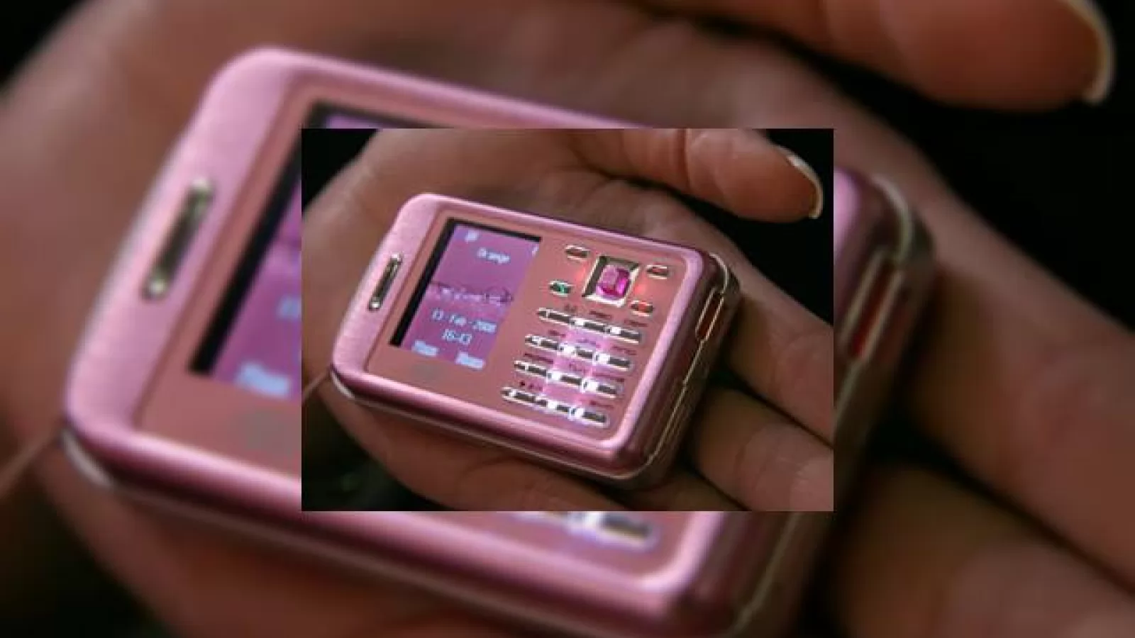 Neo 808i, cel mai mic telefon cu dotari rezonabile