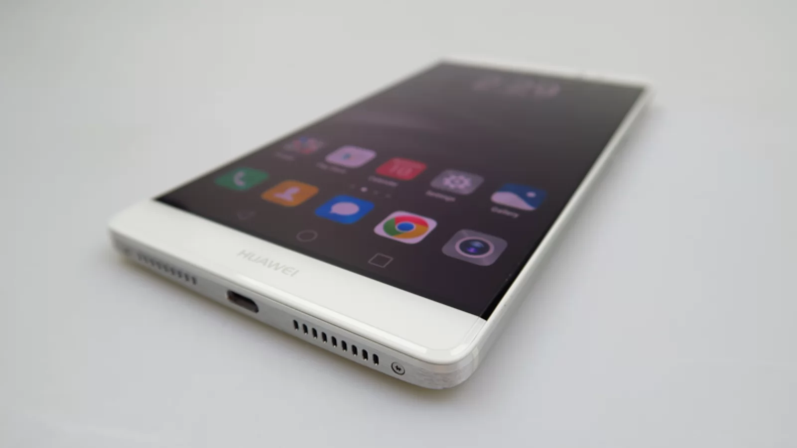 Huawei Mate 8 primește actualizarea la Android 7.0 Nougat în România; iată mai multe detalii!