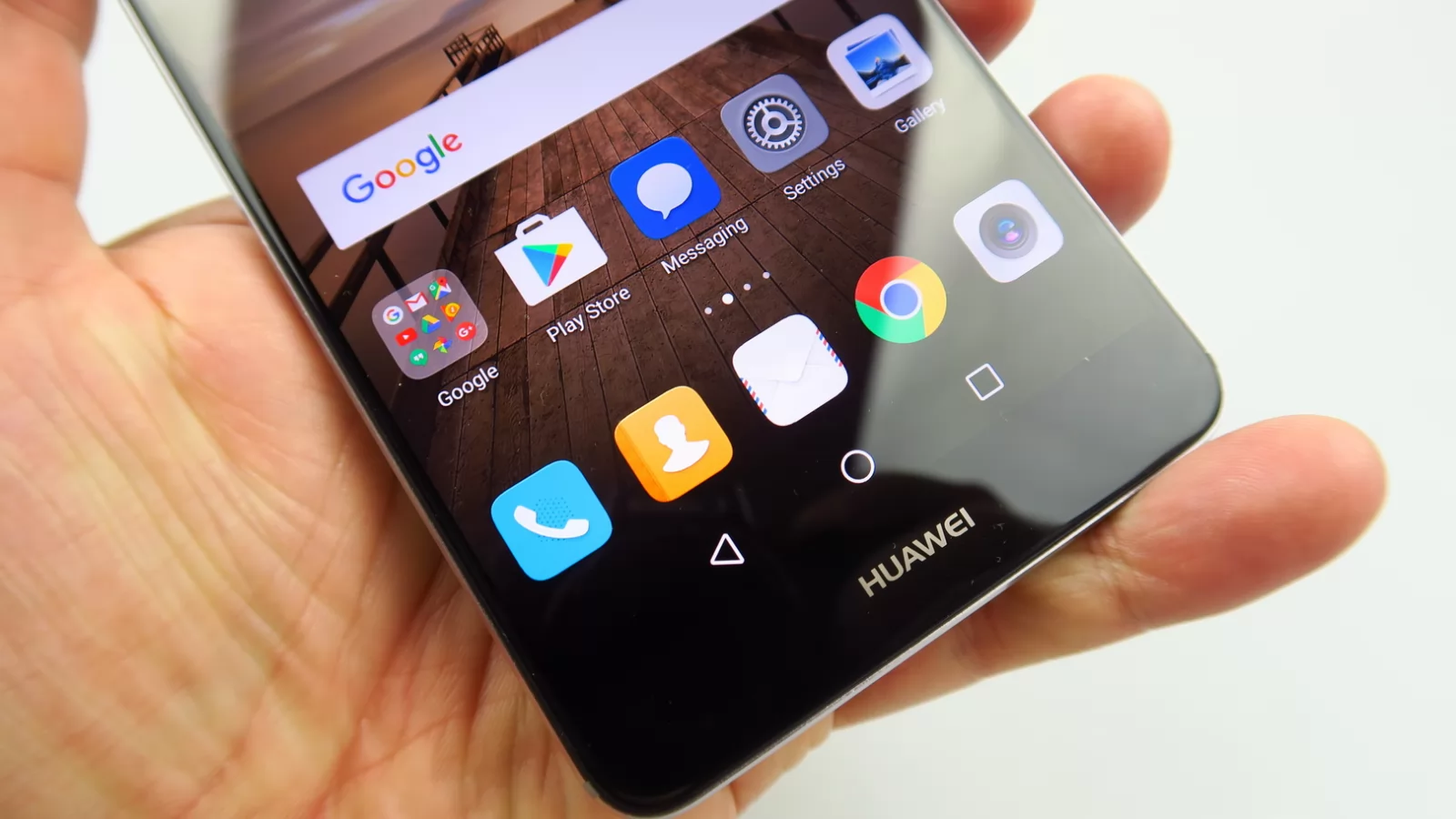 Huawei Mate 9: Display excelent, cu multiple opţiuni şi reglaje