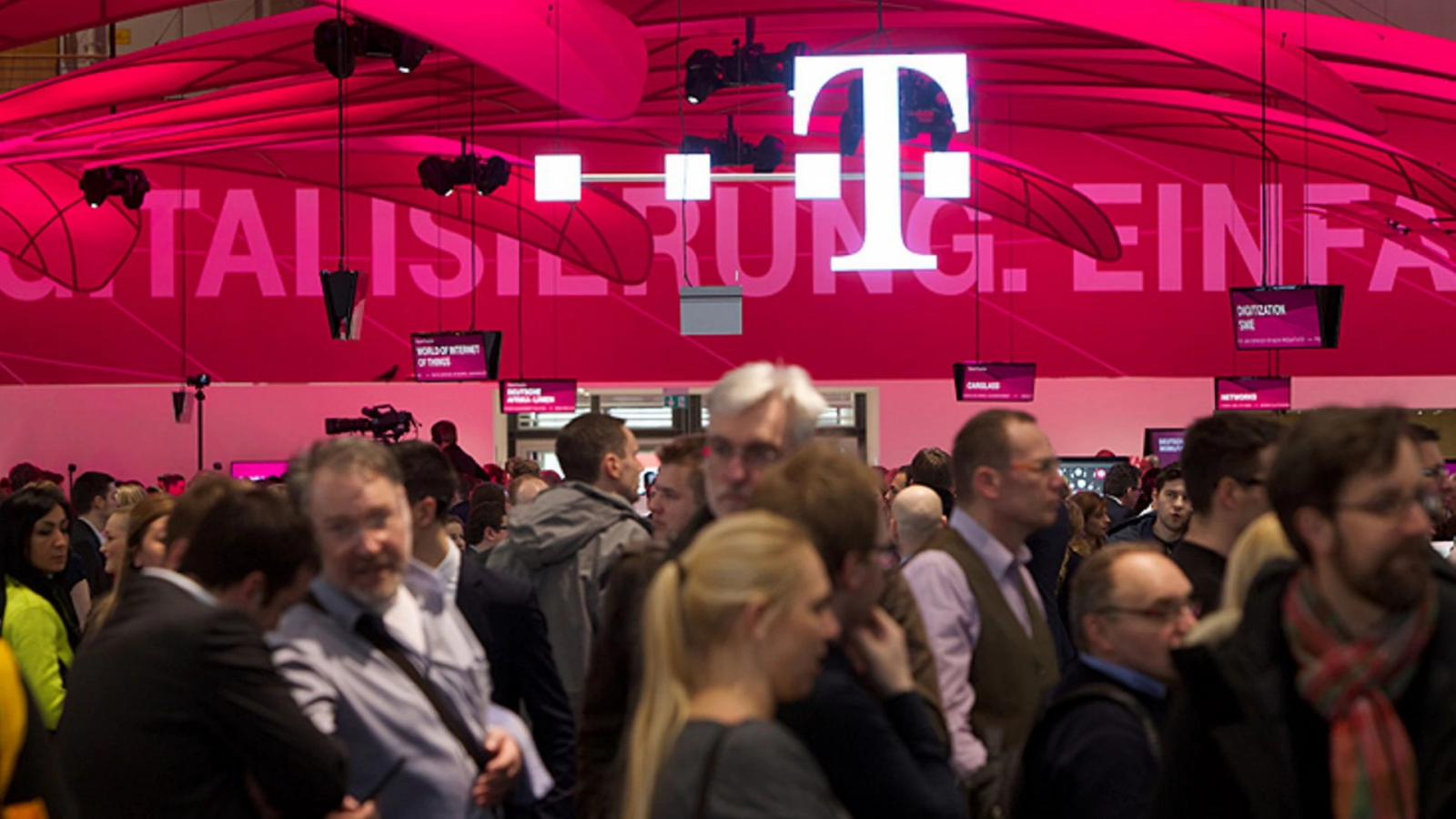 Telekom anunţă o reorganizarea a companiilor din grup, doreşte creşterea cotei de piaţă prin relansarea ofertei pe mobil, o strategie nouă