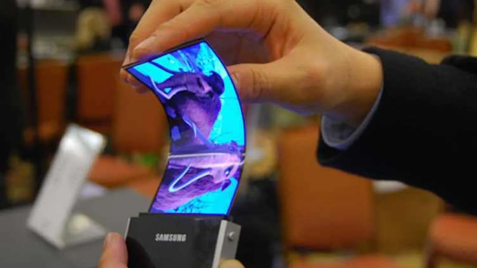 Samsung Galaxy X confirmat de trademark-ul înregistrat pentru acest nume; Telefonul flexibil e cu un pas mai aproape de realitate
