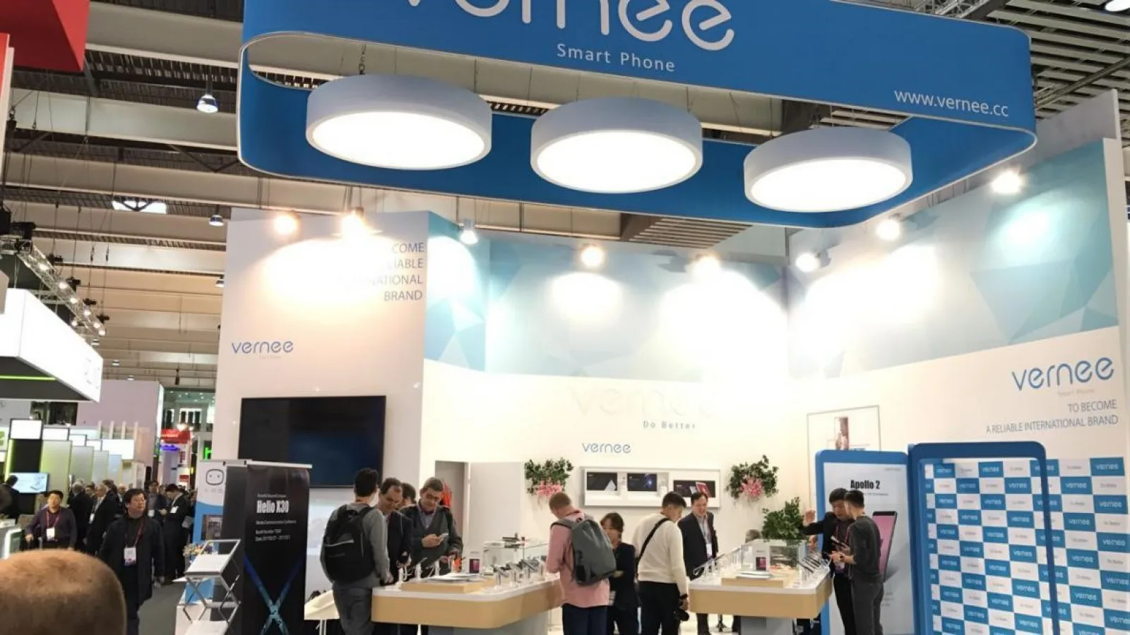 MWC 2017: Vernee are propriul stand la MWC 2017, anunţă primul telefon cu procesor Helio X30 si 8 GB RAM, Apollo 2
