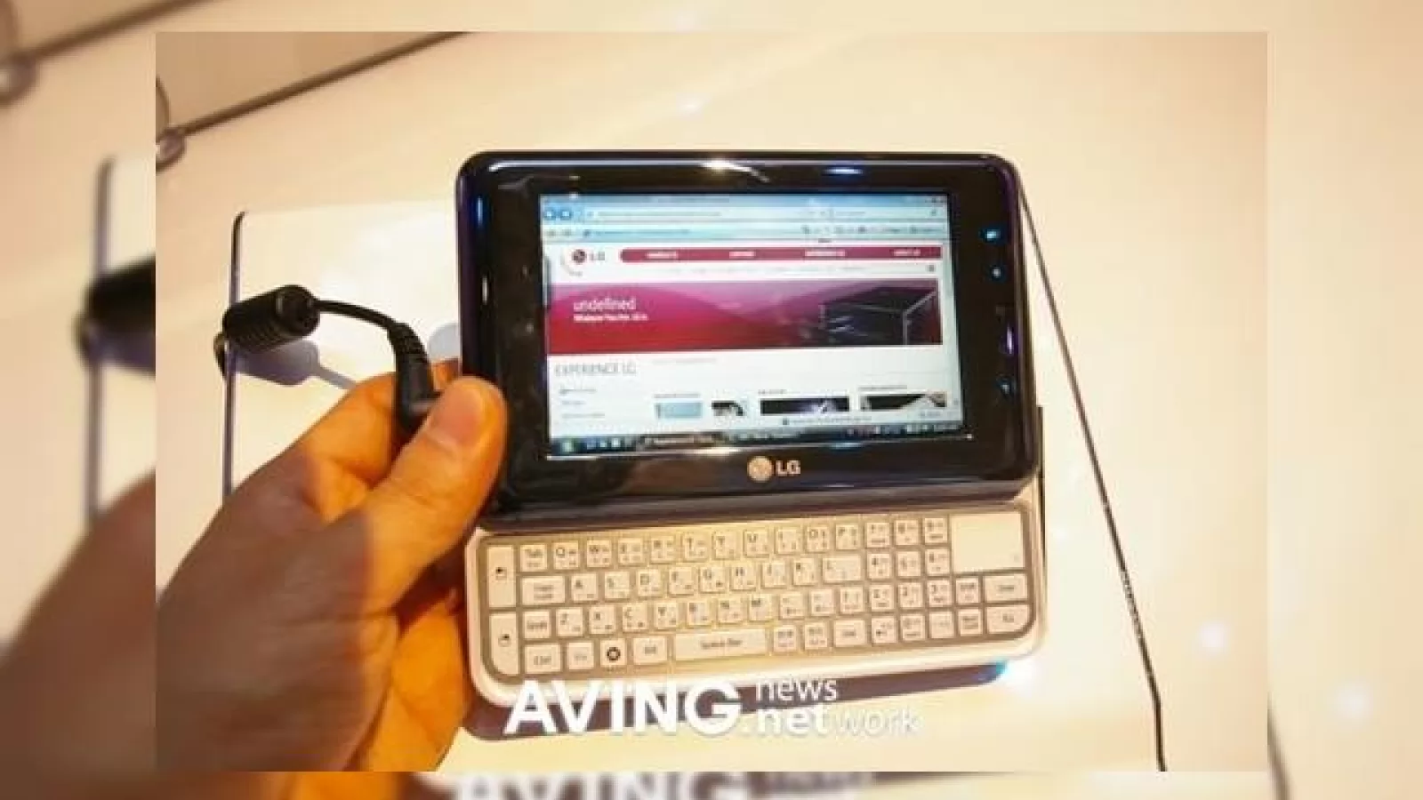 Intel anunta procesorul Atom, ideal pentru terminalele mobile