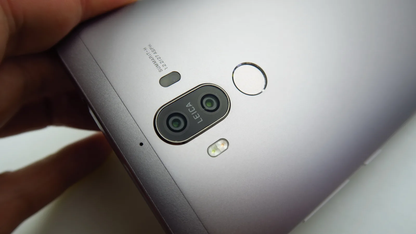 Huawei Mate 9: Camera duală vine în completarea performanţei lui P9, cu câteva plusuri necesare