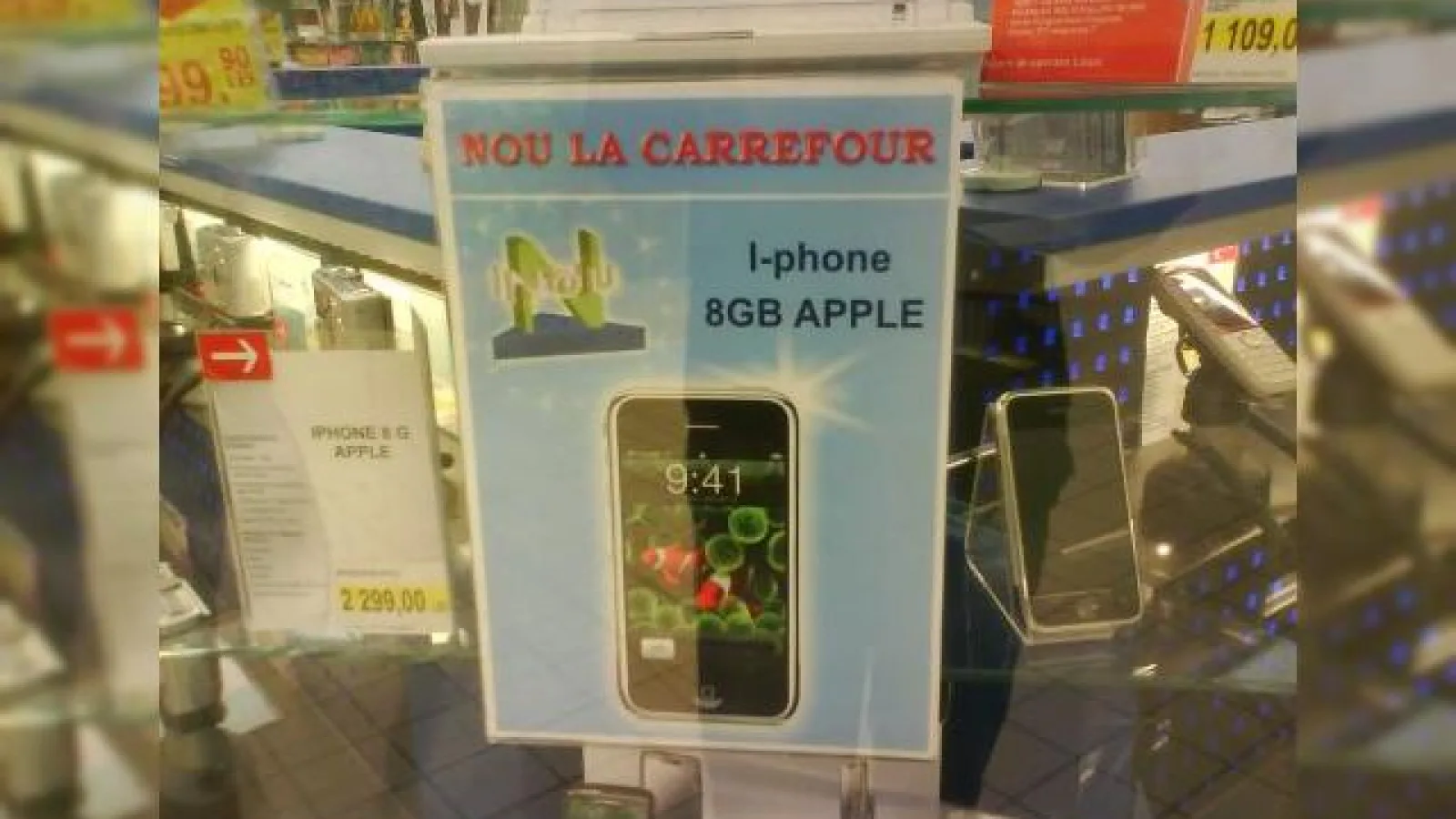 iPhone la vanzare in Carrefour Orhideea!